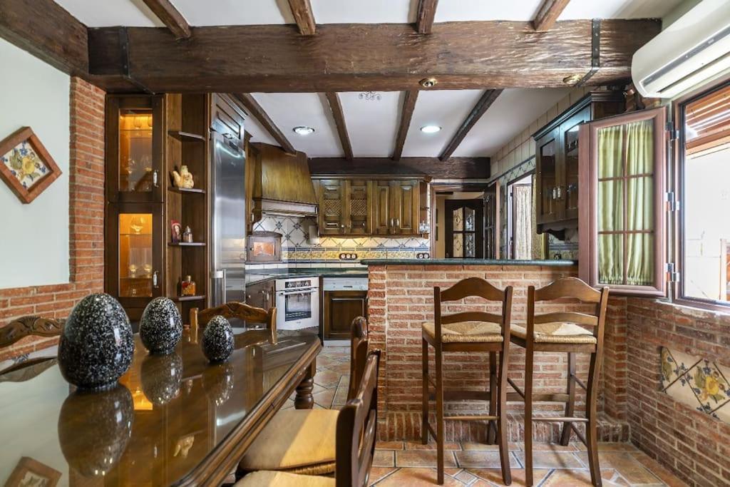 Casa Con Patio Y Terraza En Barrio Historico De La Villa, Junto Al Adarve Priego De Cordoba Ngoại thất bức ảnh